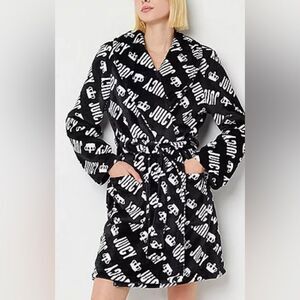 NEW JUICY COUTURE BLACK/WHITE ROBE
